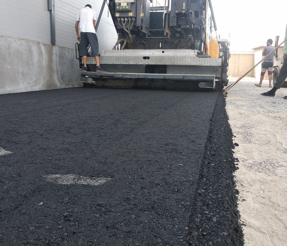 Асфальтирование стоянки для больших грузовых